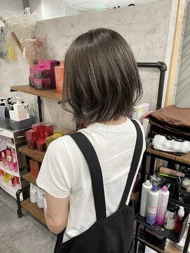 サンマルサン(303) ダブルカラー　グレージュ　外ハネ