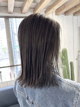 ギャレット 新宿店(Garret) 切りっぱなしミディアム/ハイライト/グレージュ/20代30代40代