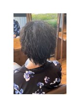 女性ウケ抜群！色気を感じる〈ツイストスパイラルパーマ〉