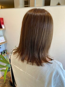 ロアン(roan) 柔らかベージュ×ミディアムボブ