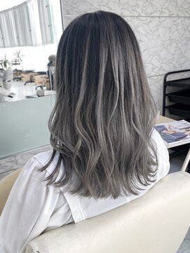 ラテ(latte) バレイヤージュカラー