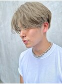 スーツ短髪ツーブロック束感モテる黒髪シークレットパーマ流行