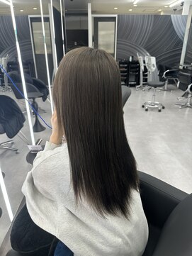 アルドーレ(Ardore) クールで透明感◎グレーカラーで洗練スタイル♪