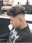一宮ホワイトメッシュ×フェード束感ショート派手髪おしゃれ