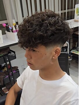 ラピス 名古屋駅前店(Lapis) スペインカール/海外パーマ/スキンフェード