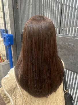 イルミナ/ダメージを抑え落ち着いた色でも透明感のある髪色へ