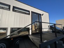 ハル(HAL)の雰囲気（トレーラー横にお車はお停めください♪）