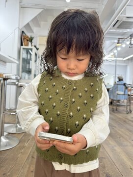 ユイマァルスロウ(YUIMARL SLOW) キッズパーマニュアンスパーマ波巻きツイストスパイラルパーマ