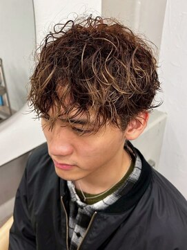 マップメンズデザイン(map men's design) ツイストスパイラルパーマ ハイライト メンズカット 20代 10代