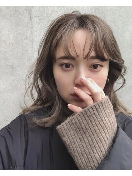 ベル 銀座並木通り店(Belle) くびれのある小顔ミディアム×グレージュ《表参道》