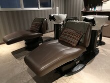 寛げる落ち着いた雰囲気のシャンプー台