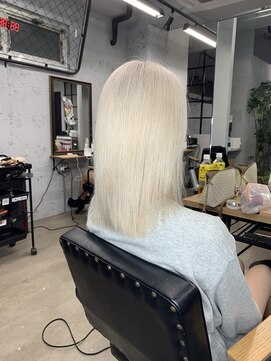 ワン(ONE) ホワイト