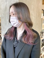 サクラ オモテサンドウ(SAKURA)&nbsp;結んで簡単に隠せるインナーカラーピンク　表参道美容室