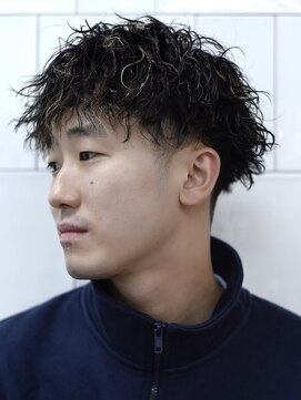 メリケンバーバーショップ フクオカ(MERICAN BARBERSHOP FUK) ハイライトマッシュパーマウルフアッシュブラック