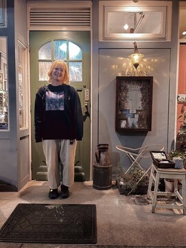 サンヘアーブリッツ(sun hair BRITS) 抜きっぱなしブロンド