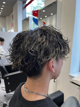 オーシャントーキョー 仙台(OCEAN TOKYO) 波巻きスパイラルパーマハイライト刈り上げマッシュ