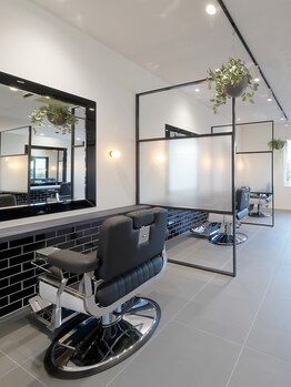 オンリーケアバイジャパン(ONLY CARE by JAPAN)の写真/【完全個室完備】落ち着いた雰囲気の店内でメンズトータルビューティーが叶う◎