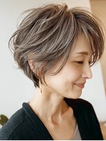 ハーツ(Heart's)&nbsp;白髪ぼかし/イメチェンヘアスタイル/前髪カタログ/ショートボブ