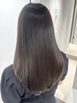 トリッカ シブヤ(TRICCA SHIBUYA)&nbsp;ストレートロングヘア艶髪グレージュ10代20代髪質改善渋谷