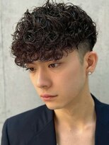 レタッチバイフィフス(RETOUCH by fifth)&nbsp;原宿スペインカールプードルパーマ刈り上げフェードツーブロック