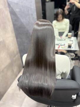 シンシア ドゥエ 新宿(CYNTHIA DUE) 【CYNTHIADUE/TOMOYA】ダークアッシュ /似合わせカット