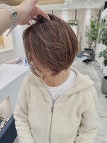 ステアケース ギンザセブン(stair:case ginza7)&nbsp;ナチュラルハイライトピンクベージュ前下がり長めショートボブ