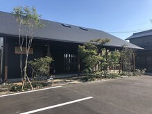 モーク 一宮店(MO-KU)の雰囲気（植物に囲まれ、リラックスできる雰囲気のサロンです♪）