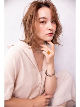 ラックスビーハカタ 福岡博多バスターミナル店(LUXBE HAKATA) ハネミディアムボブ【LUXBE HAKATA】