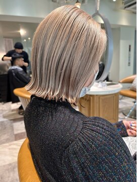 ロンド ロビン 栄(Lond robin) 【Lond robin】ハイトーン/ベージュ/外ハネボブ