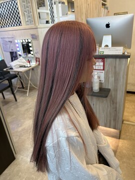 ヘアーグランデシーク(Hair Grande Seeek) ピンクカラー黒メッシュ