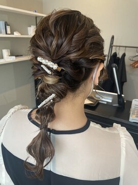 アットラップレーヴ(attrape-reve) ポニーテール編みおろし三つ編み褒められアレンジ