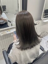 ヌーヴェル(nouvelle)&nbsp;グレージュ×外ハネミディアム