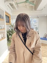 バズ(BUZZ) グレージュカラー