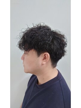 ジェネスタ(GENESTA) 波巻きスパイラルパーマセンターパートツイストスパイラルパーマ