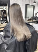 ホワイトベージュ　ハイライト　インナーカラー　ケアブリーチ