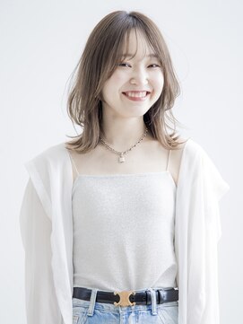 ガレットウメダ(GALETTE UMEDA) #レイヤーカット #ミルクティベージュ #ふんわりミディ