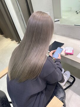 ビブ(VIV) シルバー/グレージュ/アッシュ/川崎ブリーチ