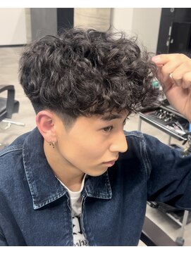 イーラ アメ村店(era) スペインインカール　ツイストスパイラル眉カットメンズパーマ