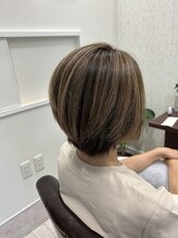 メゾンエレン(Maison Ellen) 白髪ぼかしハイライト 明るい白髪染め