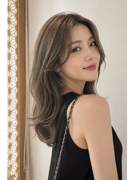 オアシスアヴェダ ザ・ペニンシュラ東京(OASIS AVEDA) 大人セミロングレイヤー・長め前髪・グレージュ20代30代