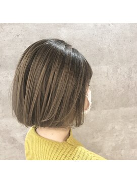 オリ(‘Oli) パールベージュバレイヤージュ