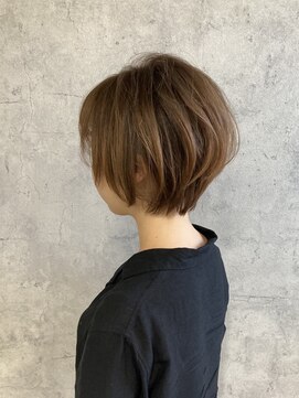 ブロッサム 東久留米店(Blossom) ハンサムショート/前下がりショート/くびれショート/アッシュ