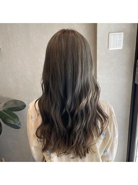 フェリア 梅田(FERIA) オリーブグレージュ