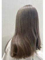 バズ(BUZZ) ケアブリーチでハイトーンロング!