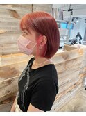 ハイトーンレッド、ピンクのイヤリングカラー