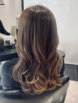 ラブクロムトーキョー オモテサンドウ(LOVECHROME OMOTESANDO) 【フェミニンロング】上品☆大人のグラデーションカラー