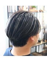 ウィスカーヘアー(whisker hair)&nbsp;センターパート　ハイライト