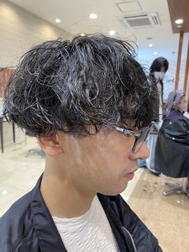 レイフィールド 関店 ルーズツイストスパイラルパーマ/メンズヘアスタイル/ツーブロ