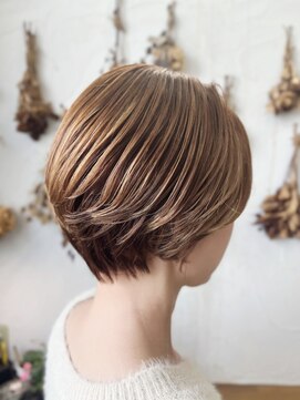 ヘアスタジオ ブリエ(HAIR STUDIO BRILLER) 2024 ショートボヴ × アプリエ ゴールド ハイライト 髪質改善