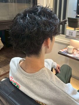 ノッポサン(Noppo3) 黒髪 ツイストスパイラルパーマ ツーブロック ショート